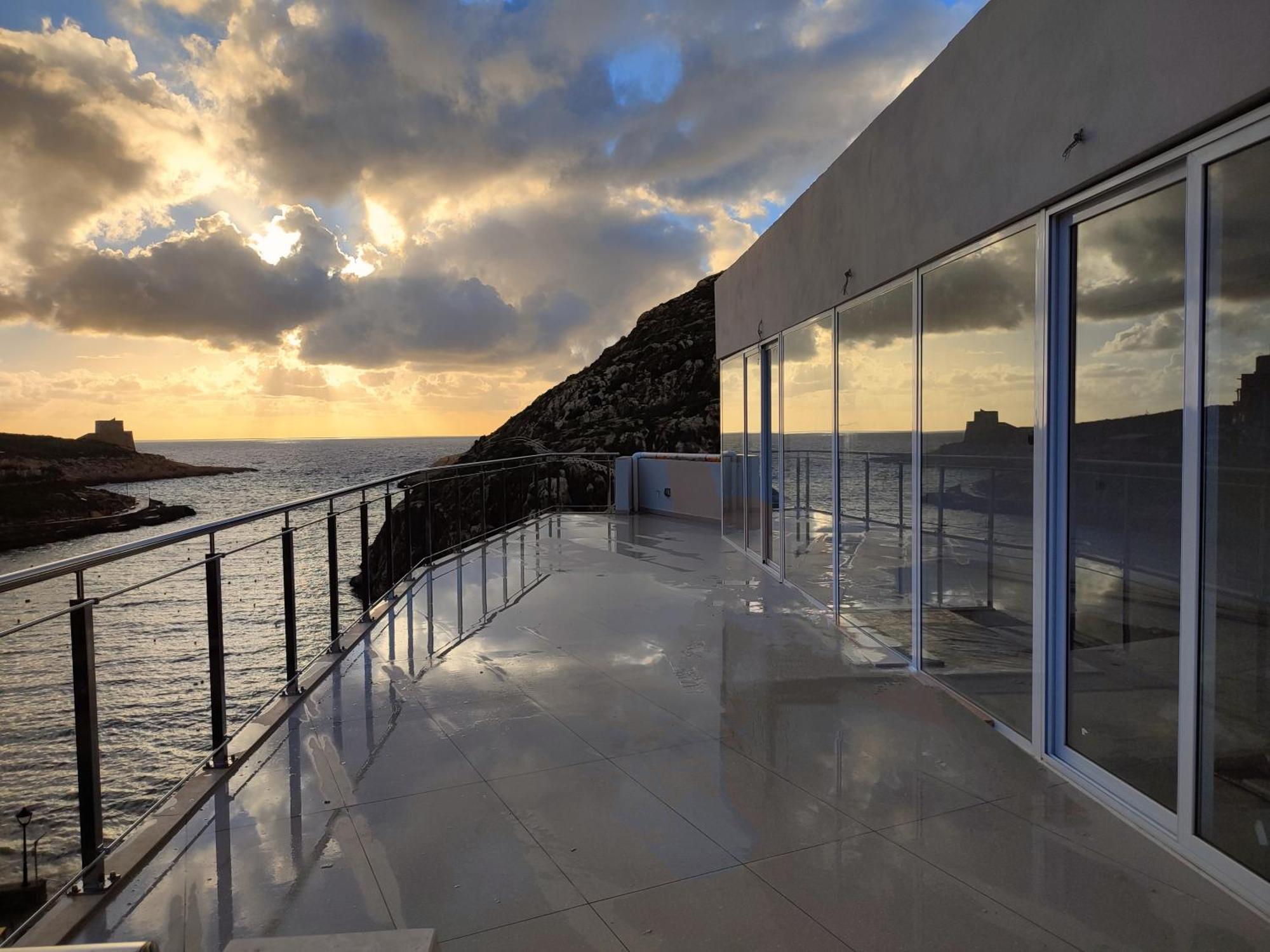 Xlendistays - Centrally Located Seafront Living Holiday Spaces In Xlendi Exterior photo